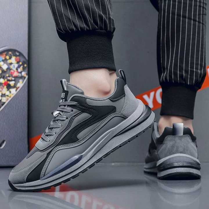 Sepatu Sports Pria Terbaru Sneakers Olahraga